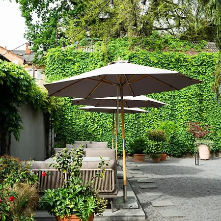 Laudon 4*